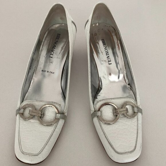 Bruno Magli Designer Leather Shoes with Silver Metal Hardware White Size 39.5 - Picture 1 of 10